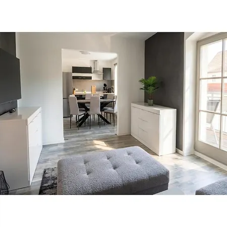 Elbquartier Mit Balkon & Parkplatz In