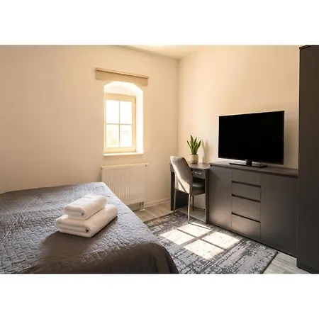 Elbquartier Mit Balkon & Parkplatz In * פירנה