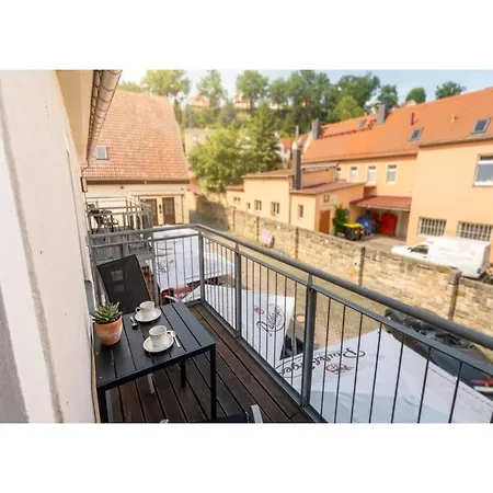 Elbquartier Mit Balkon & Parkplatz In * פירנה